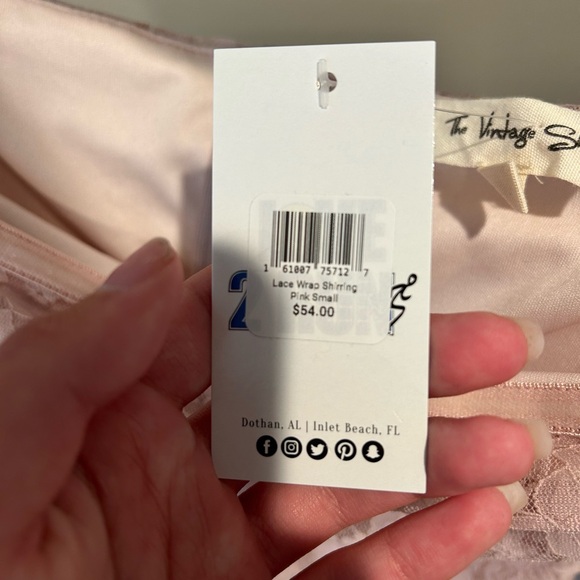 Pink floral strapless, short dress, worn once - Picture 5 of 9